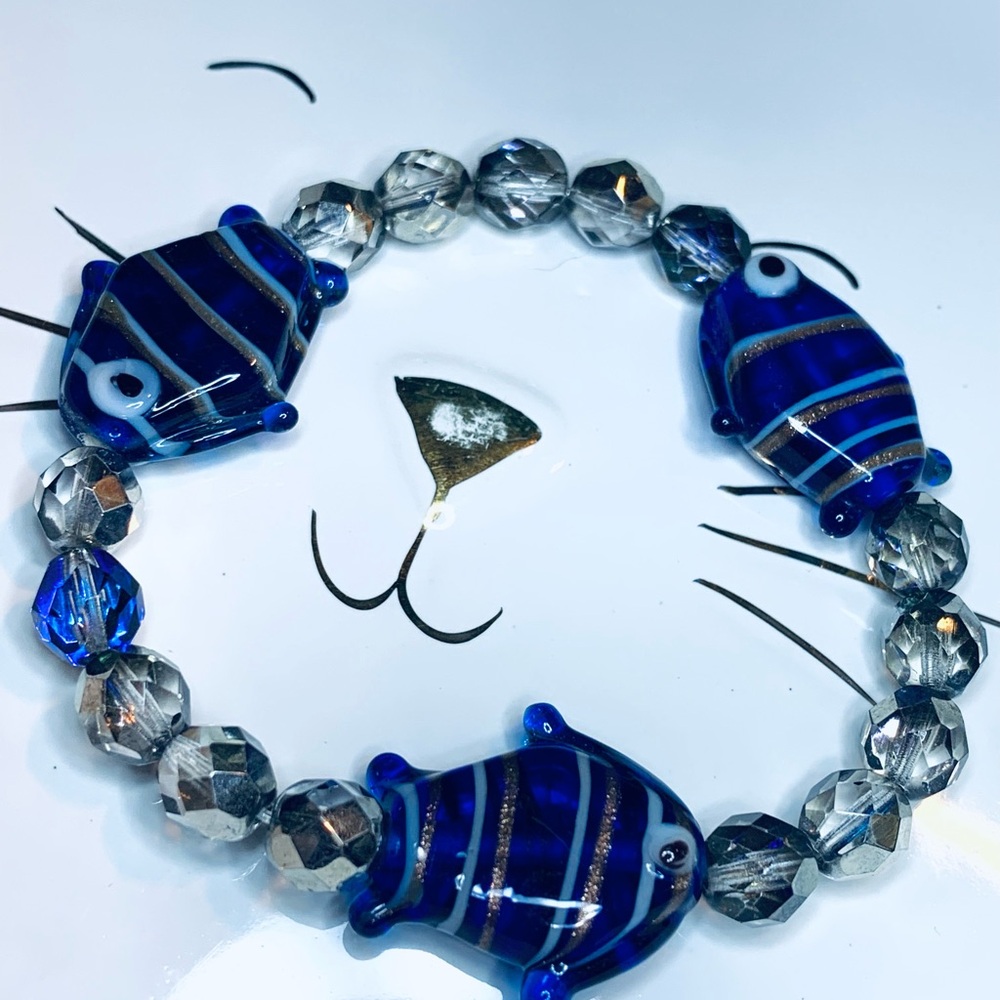 Handmade lamp work glass fish beads match with Halo 2 toned glass beads Bracelet